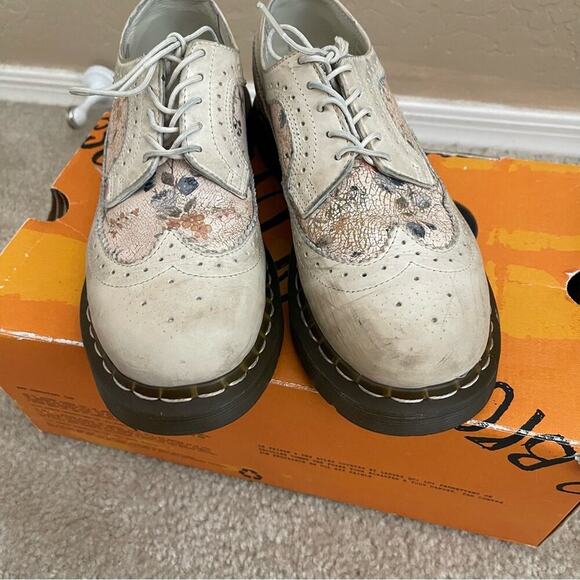 Dr. Martens Goldilocks 3989 Brogue Ercu Leather Shoes - Picture 3 of 8